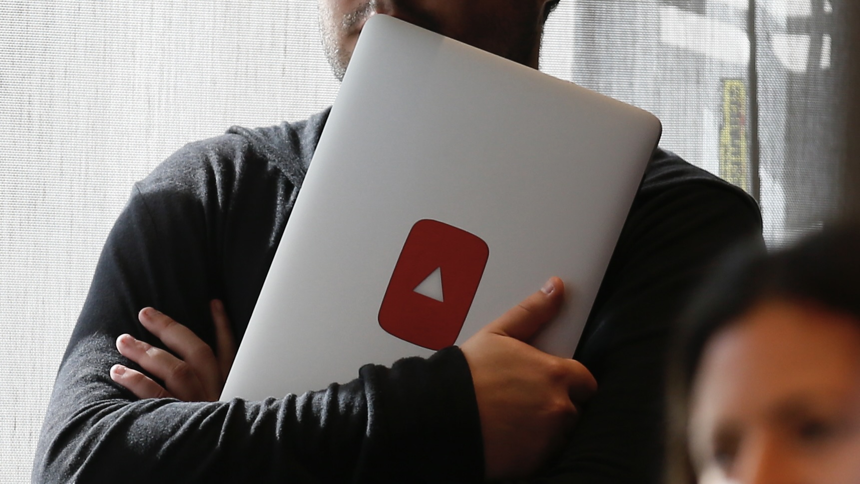 يوتيوب ميوزيك يطارد سبوتيفاي بـ300 مليون أغنية