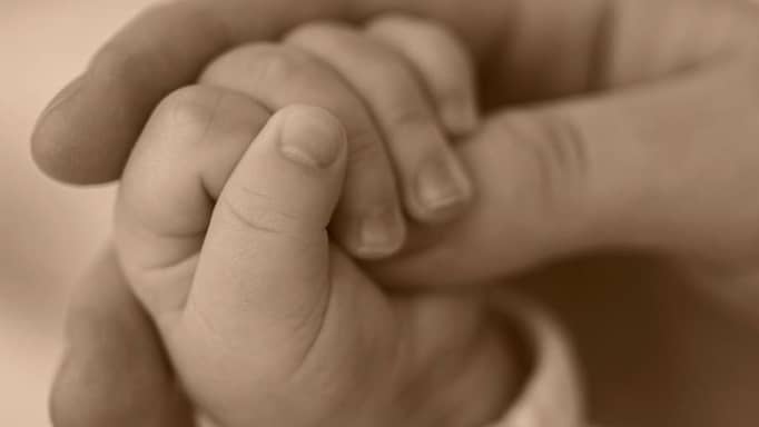 "ياس كلينك أبوظبي" تنجح في زراعة نخاع عظم متقدمة لطفل رضيع