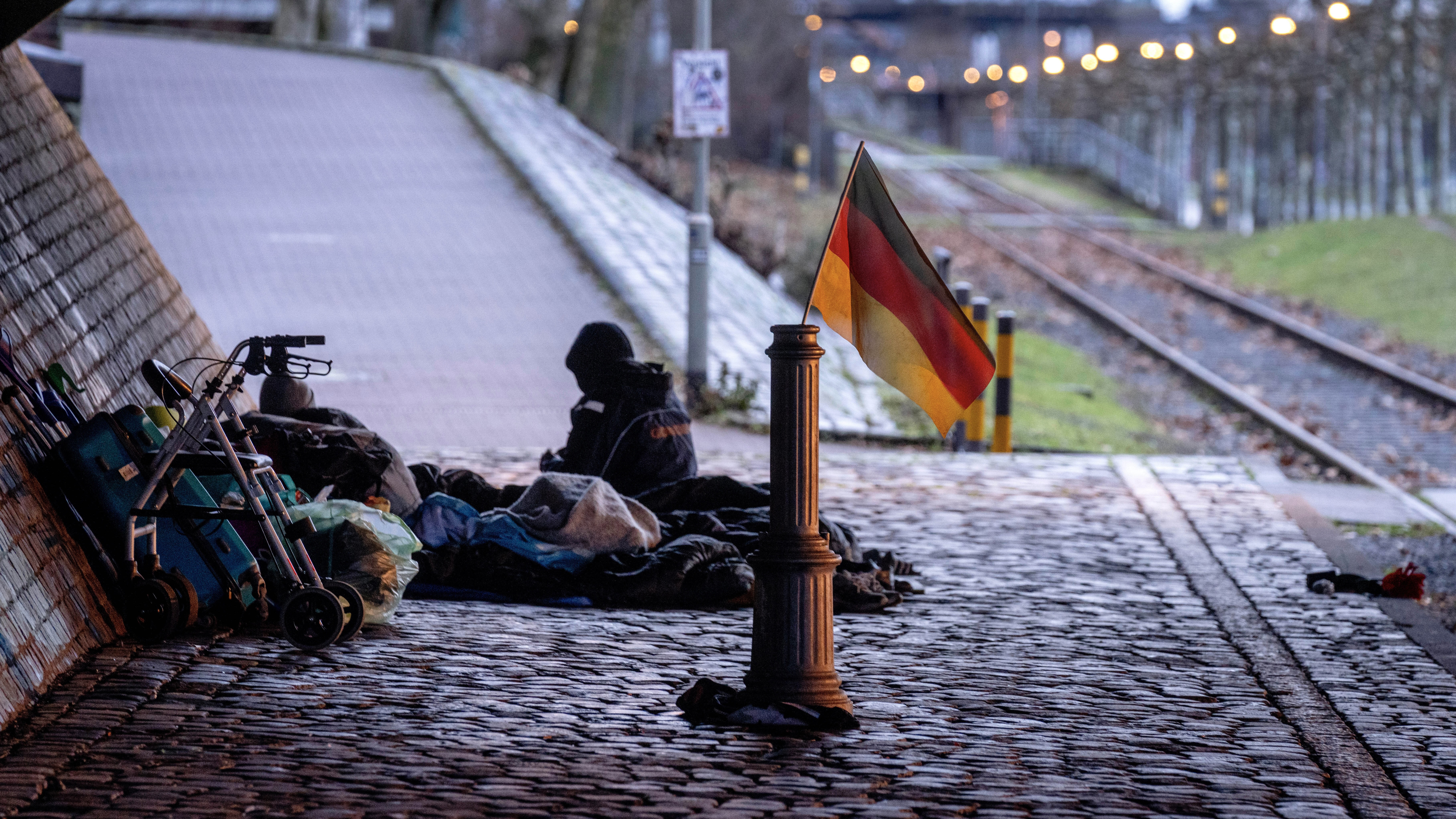 "قرض البقالة".. لمَن يلجأ الألمان عند شراء الخبز والحليب؟