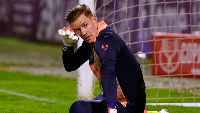 "فرصتك ضئيلة جدا".. ناغلسمان يصدم شتيغن