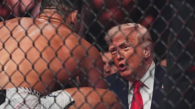 حلبة في البيت الأبيض.. ترامب يحتفل بعيده الـ80 ببطولة UFC