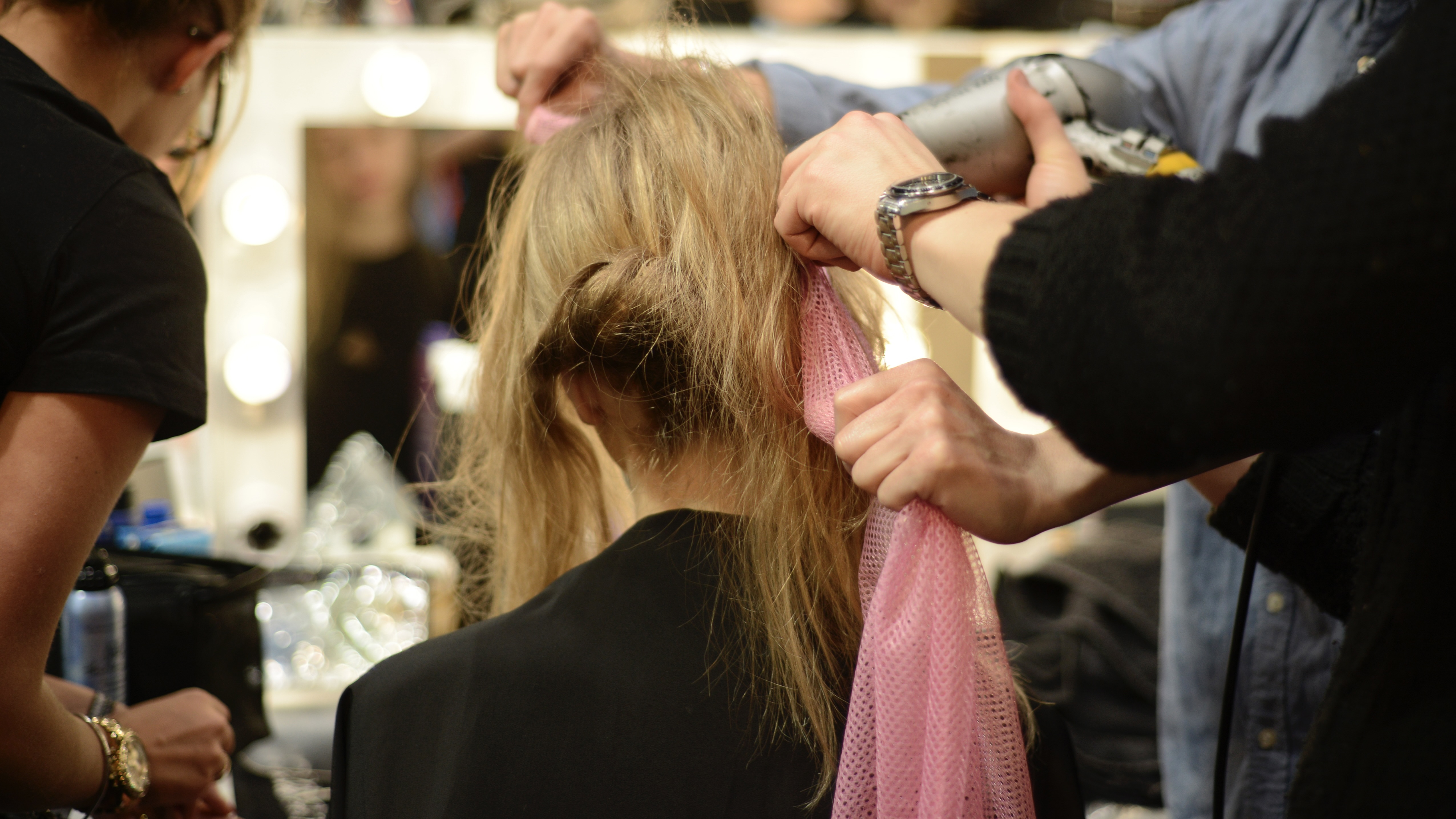 فوائد زيت الخروع للشعر وكيفية استخدامه