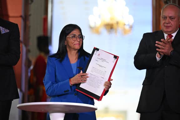 كوبا خارج حرس فنزويلا.. هل بدأ فكّ التحالف تحت ضغط واشنطن؟