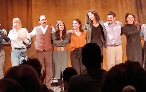 "4211 كلم" بين باريس وطهران.. رحلة من المنفى إلى المسرح