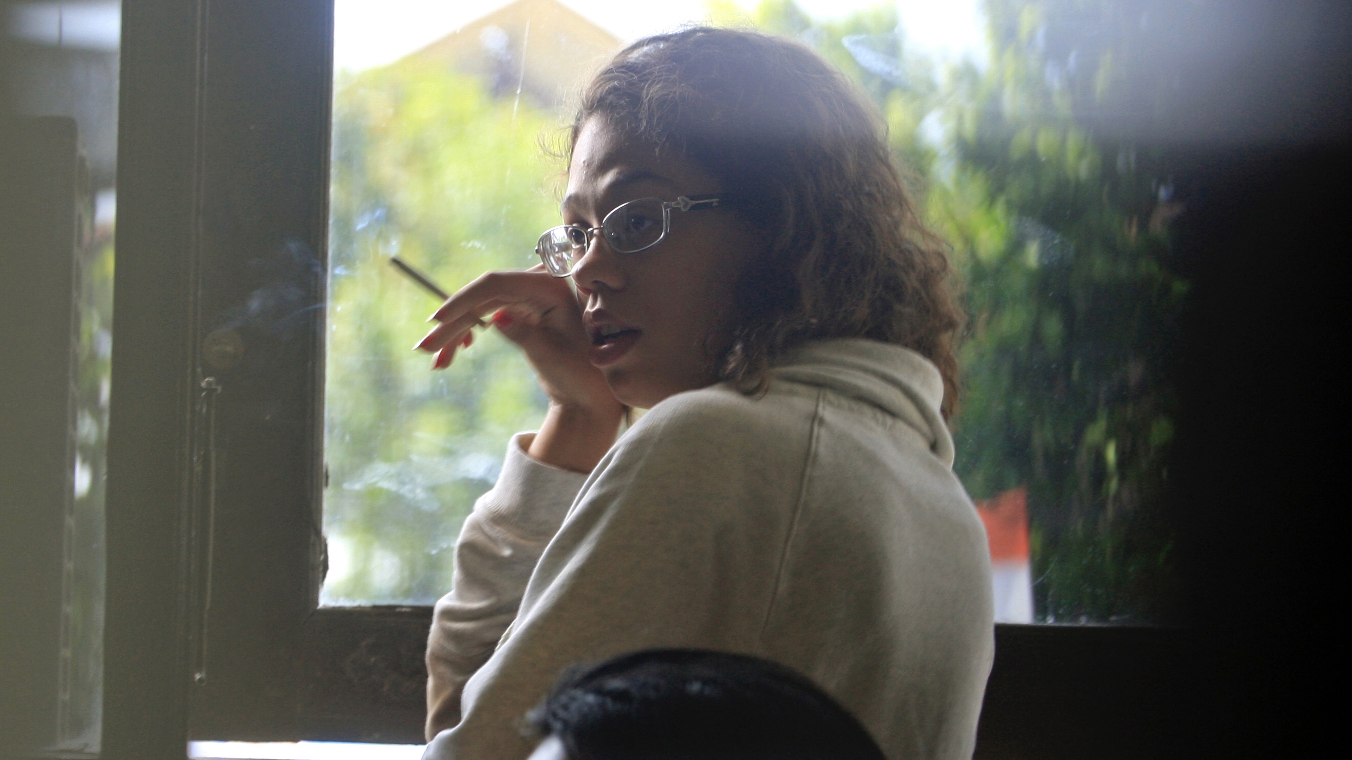 إسبانيا تخنق المدخنين: لا سجائر على الشرفات