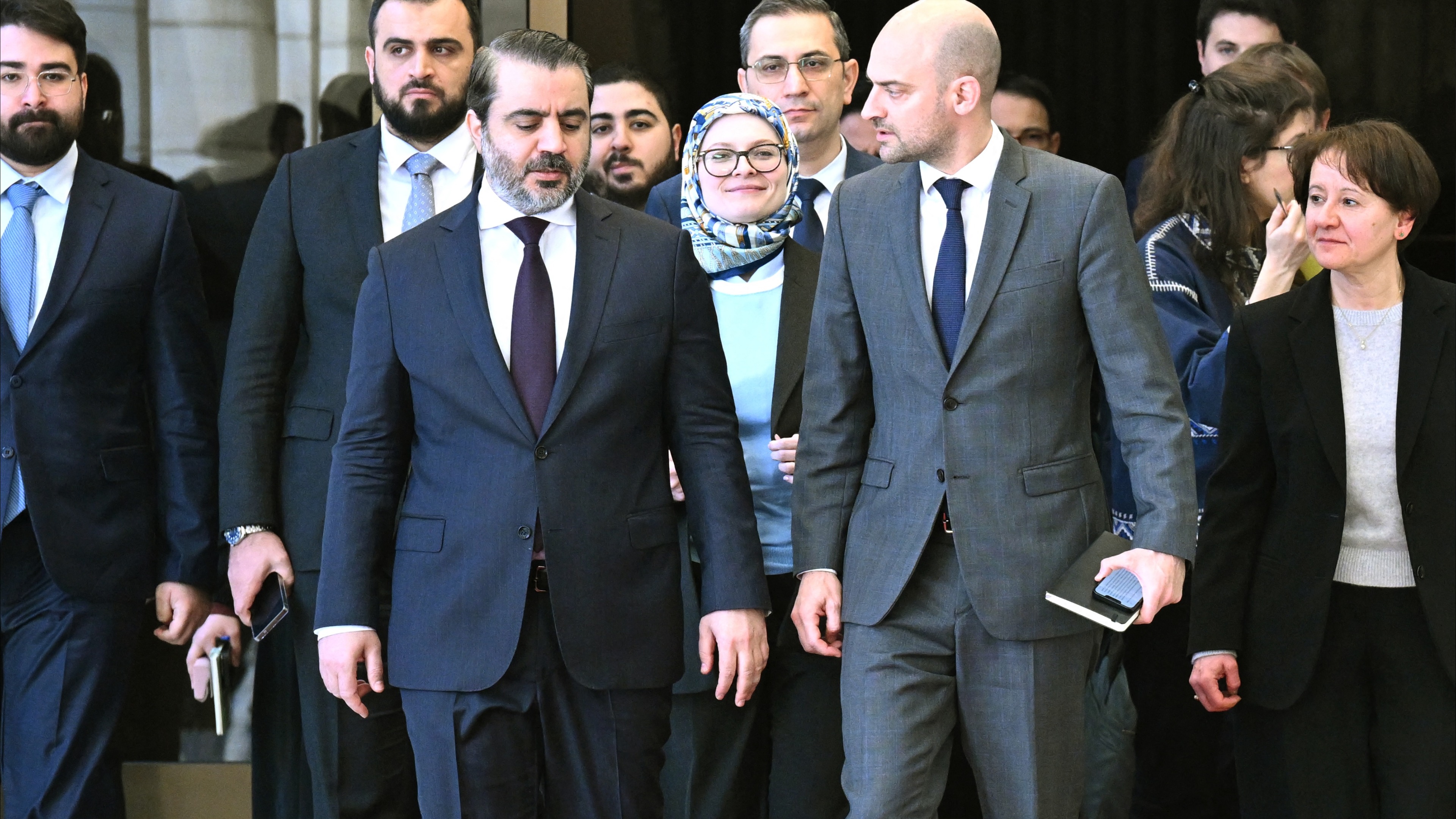 باريس في دمشق.. "ربط" داعش بقسد ونزع سلاح حزب الله