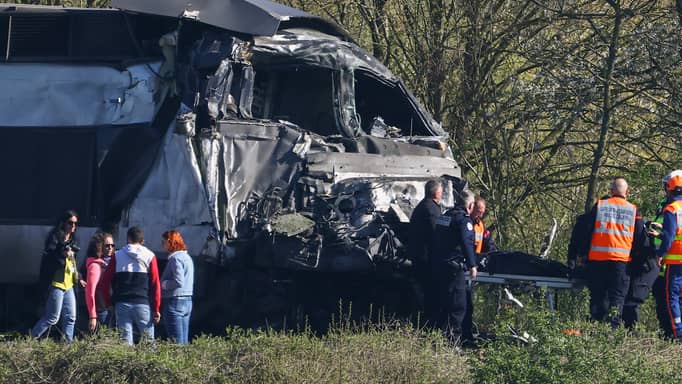 موت على السكة.. قطار فرنسي "سريع" يصطدم بشاحنة عسكرية