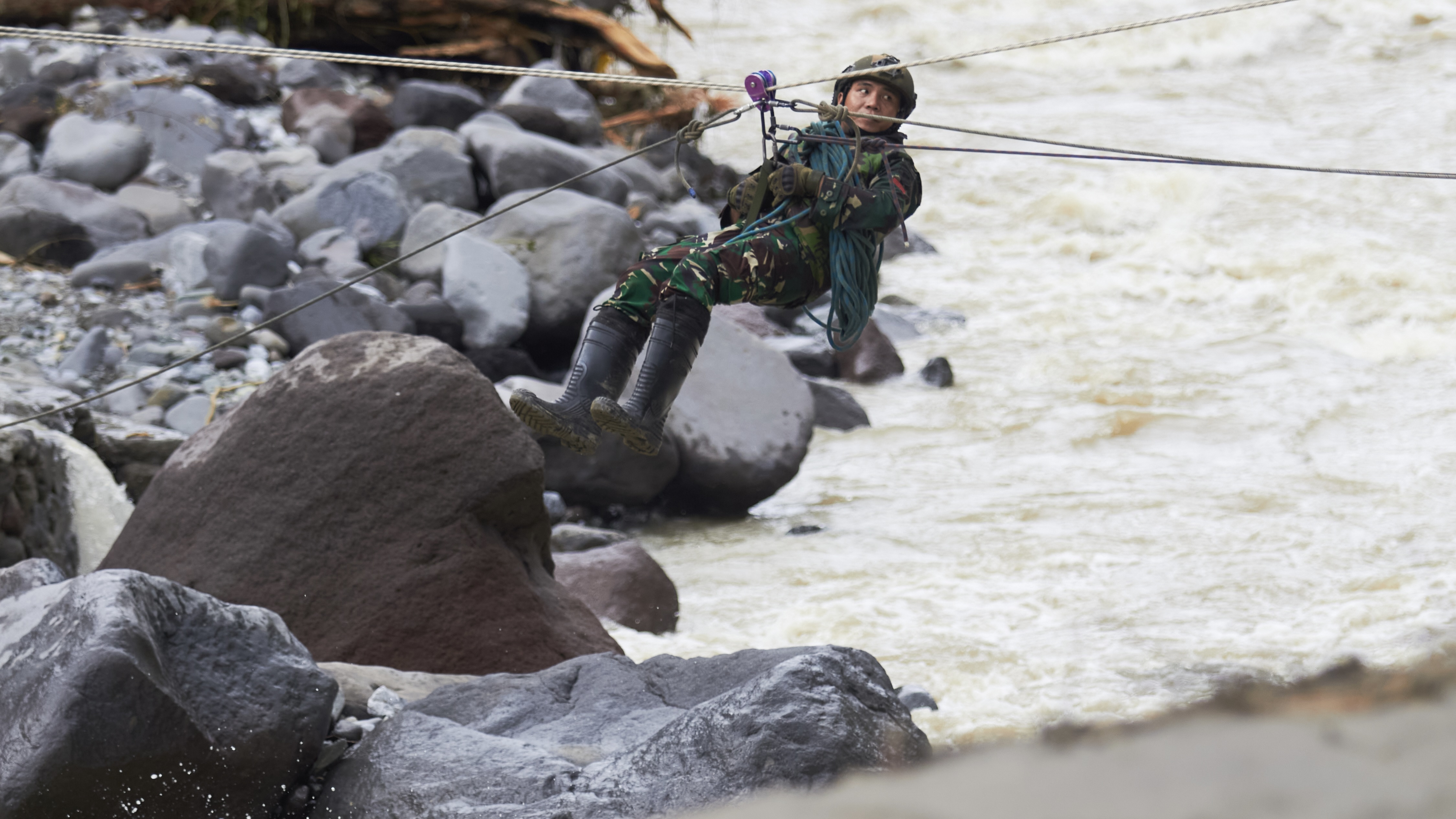 500 قتيل في عواصف مدارية نادرة بجنوب شرقي آسيا