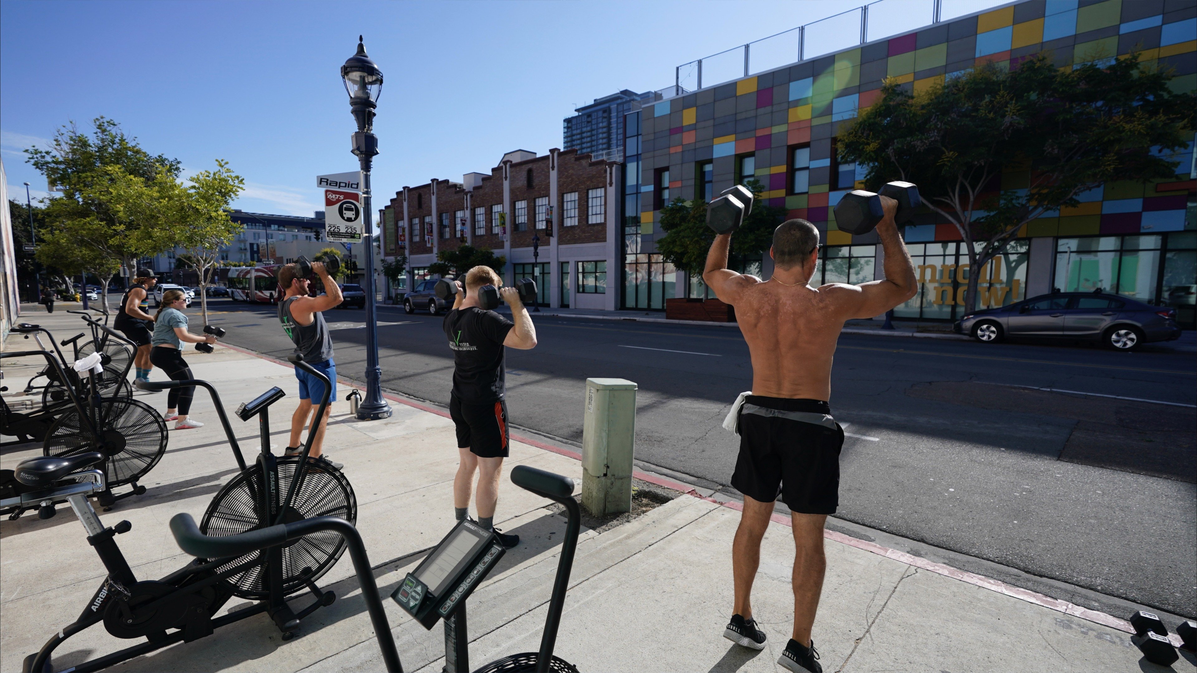 التمارين الصباحية.. كيف يمكن لـ10 دقائق تغيير حياتك؟