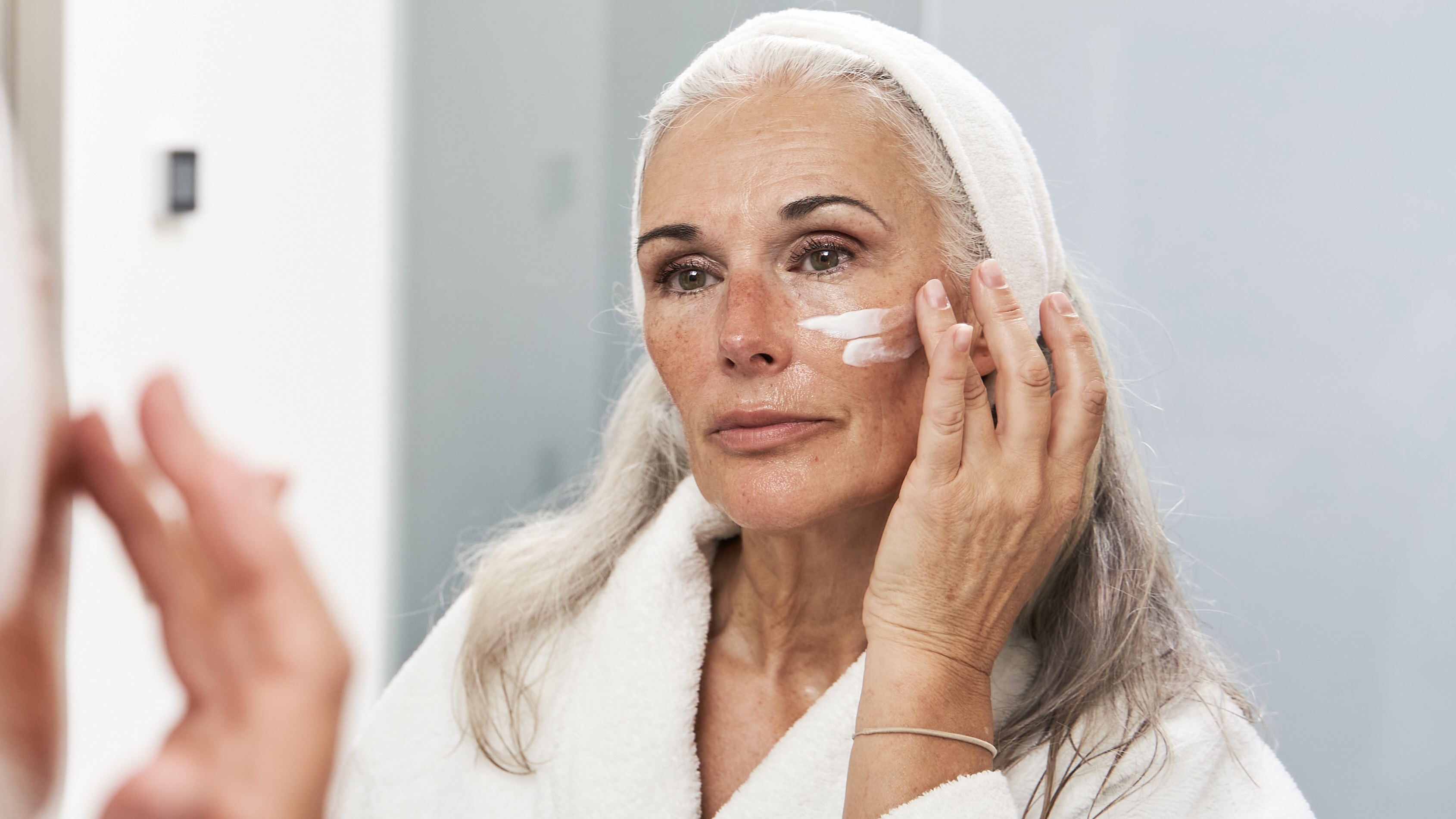 حارب الشيخوخة بـ5 هرمونات