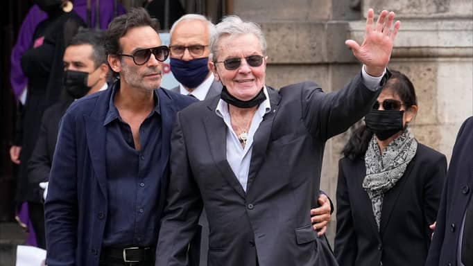 وفاة الممثل الفرنسي الشهير ألان ديلون