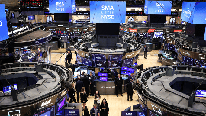 هلع الجمعة.. لماذا تبيع الأسواق قبل عطلة نهاية الأسبوع؟