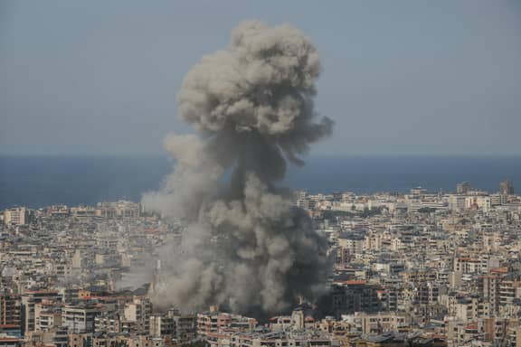 "شبح انهيار لبنان".. وإسرائيل تهدد بالسيطرة على أراضٍ