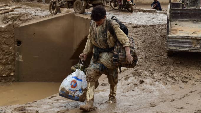 كارثة فيضانات أفغانستان.. 315 قتيلا وأكثر من 1600 مصاب