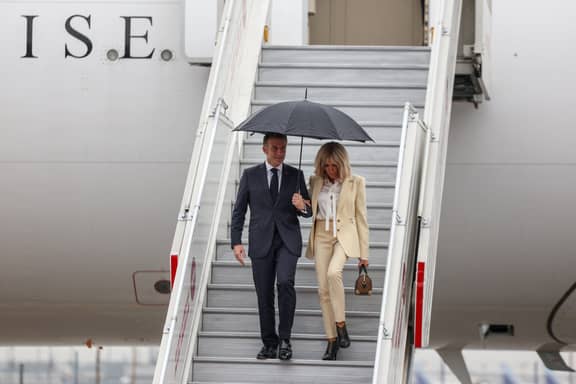 ترامب يعاير ماكرون بلكمة الفك.. طلبت دعمه فتهرّب