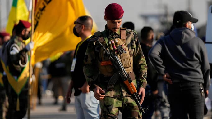 الحليف أصبح خائنا.. كيف بدلت أذرع إيران بالعراق موقفها من الأسد؟