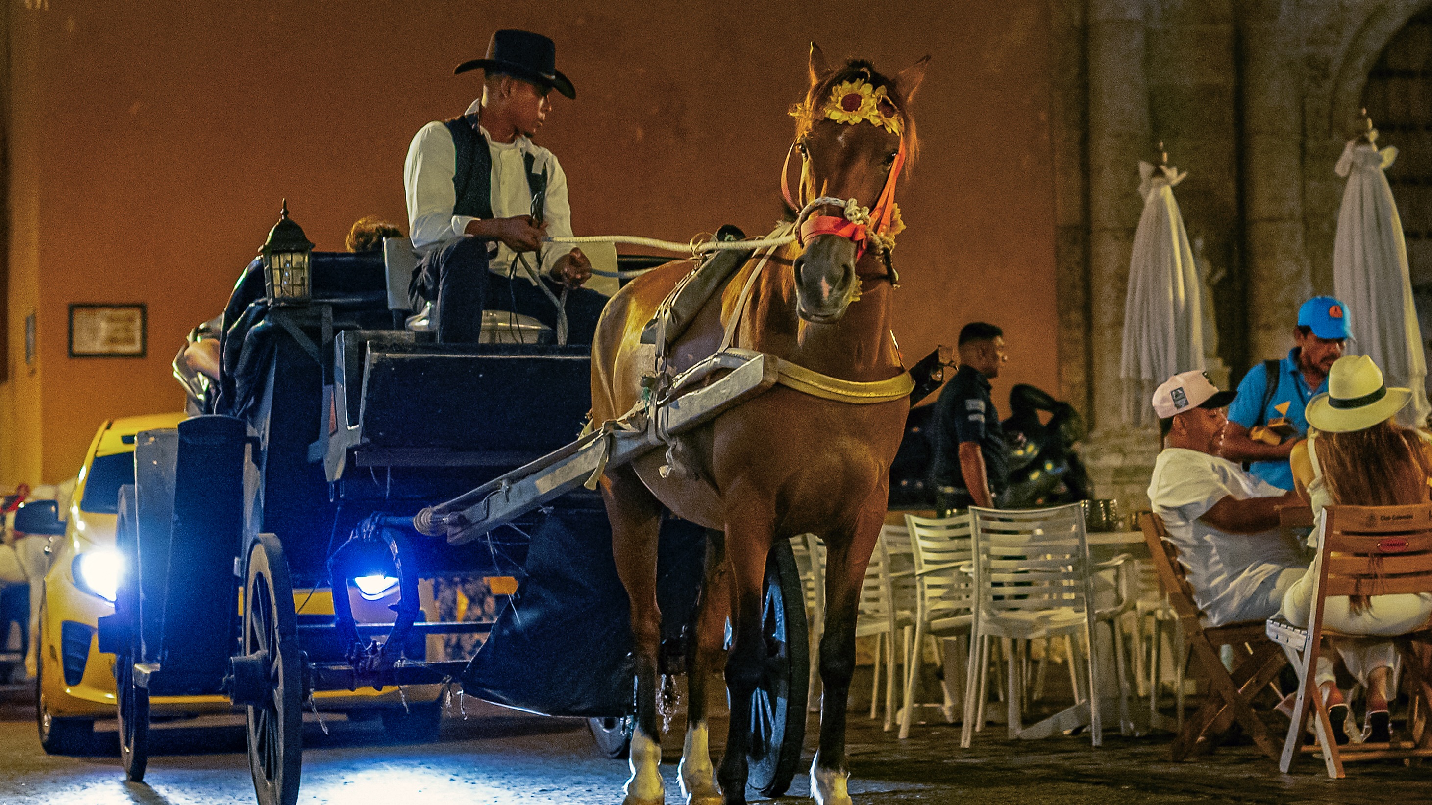 حظر "عربات الخيول" في مدينة تاريخية بكولومبيا: البديل كهربائي