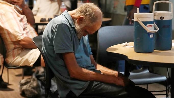 مادة قاتلة.. النواب الفرنسيون يقرّون مبدأ "المساعدة على الموت"