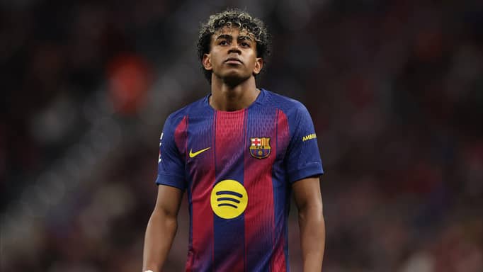 فليك يعلن حماية يامال "المخطئ"