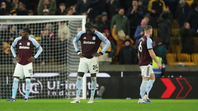 نيفيل يصدم "الحصان الأسود" للبريميرليغ