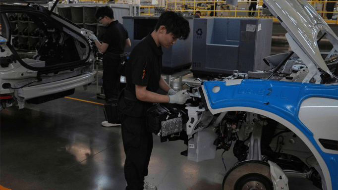 سيارات كهربائية بأرقام قياسية.. نمو 2025 غير مضمون في 2026