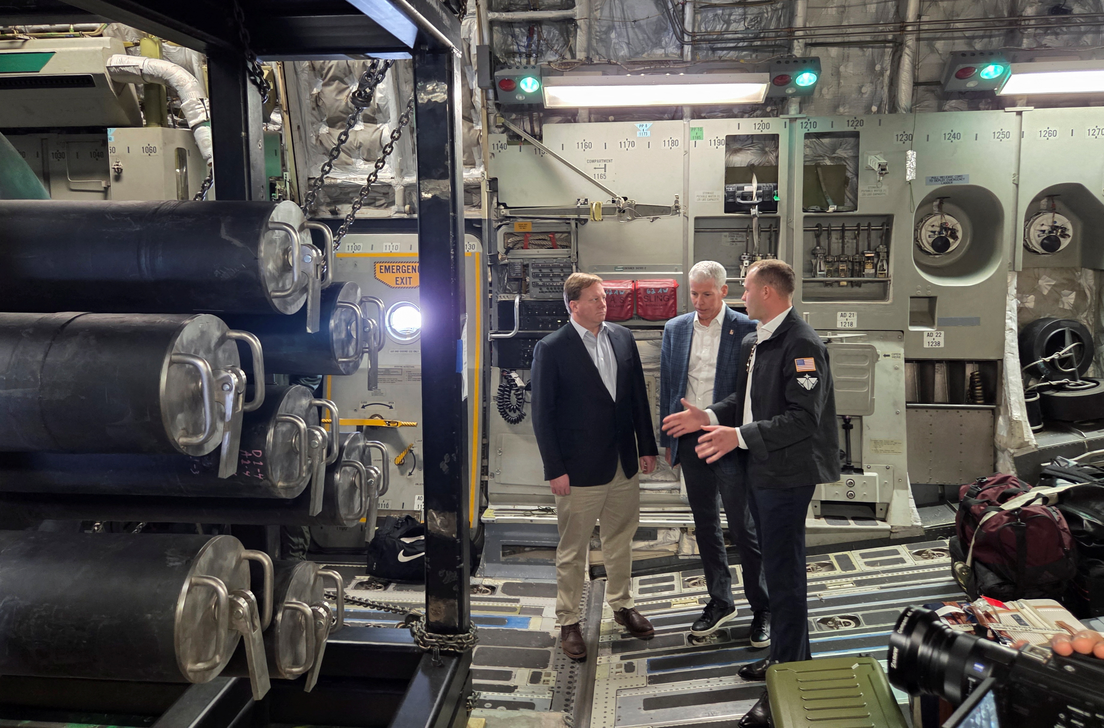 أخطر رحلة في أميركا.. نووي فوق رؤوس السكان