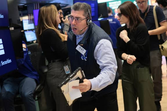 خطاب يهز الأسواق.. النفط يصعد والذهب يتراجع