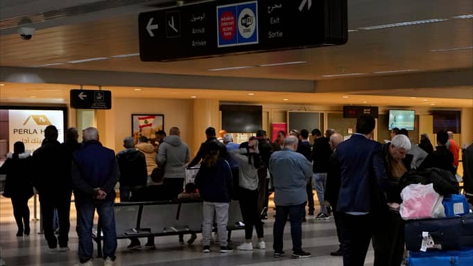 "صناديق غامضة".. هل يخزن حزب الله السلاح في مطار بيروت؟