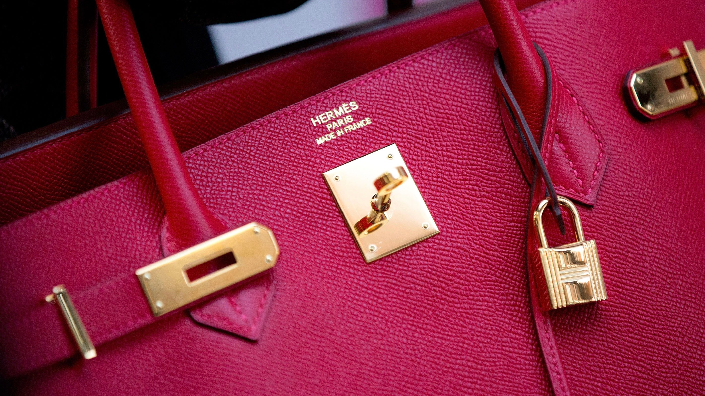 "البيركن" ليست للجميع.. هيرمس في المحكمة بسبب حقيبة