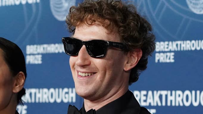 ميتا تزيح غوغل وتفوز بـ"ربع تريليون دولار" من الإعلانات