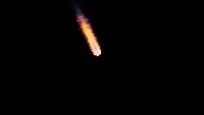 أسرع من البرق.. "كرة نارية" غامضة ترعب سكان كليفلاند