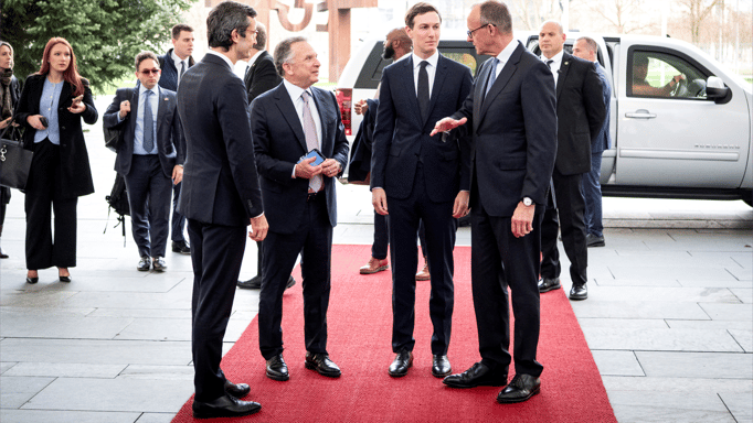 دبلوماسية الحقائب.. حكومات تفتح أبواب واشنطن بصفقات ومعادن