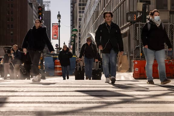 في عامها الـ250.. هل تتحول أميركا إلى بلد للهجرة العكسية؟