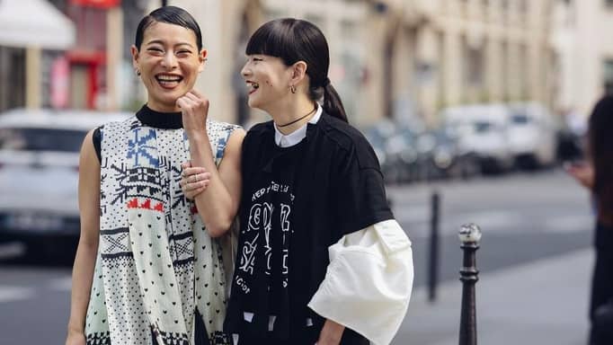 أسبوع باريس للموضة يجدد شبابه بـ"المصممين"