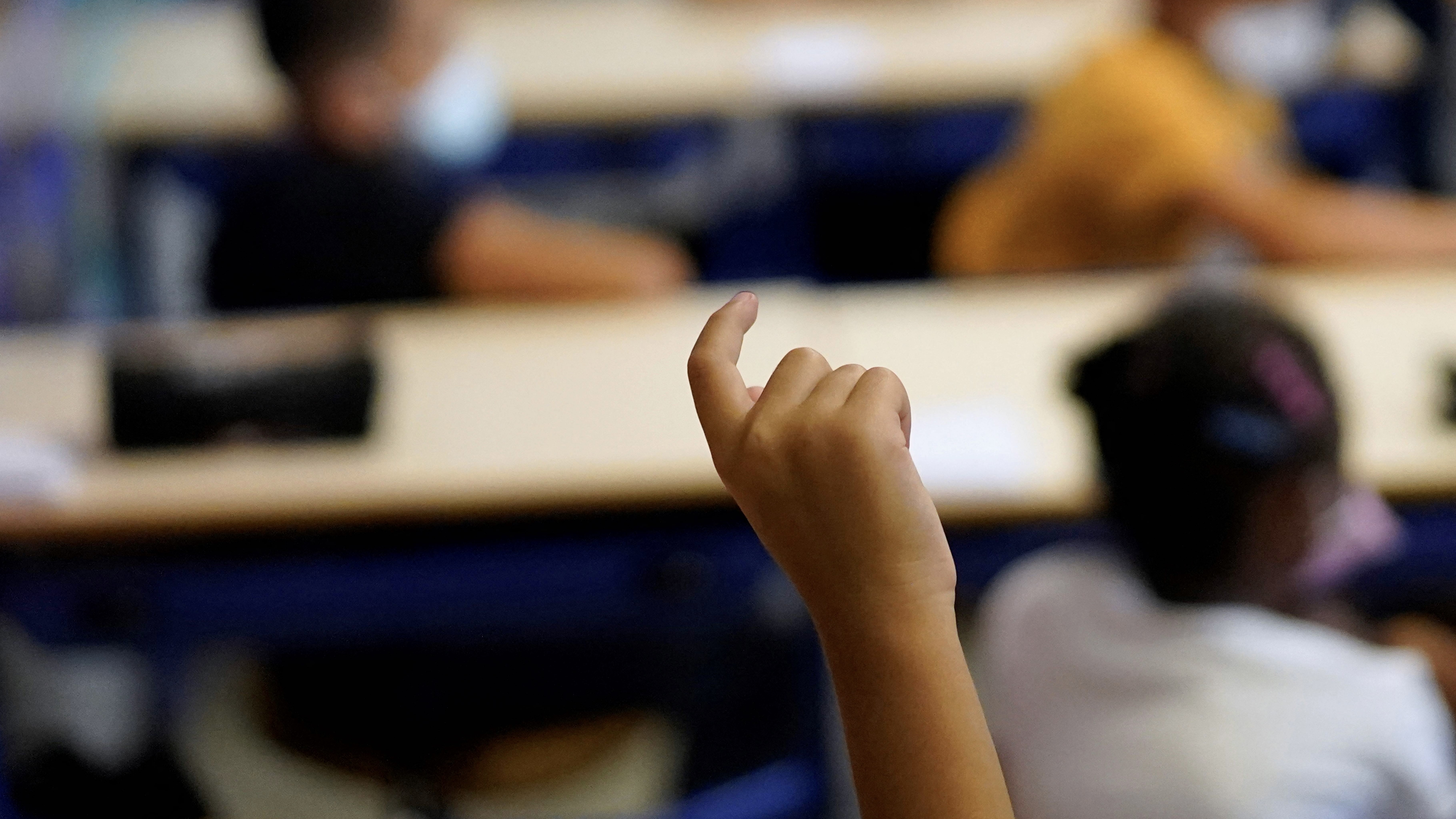 تلميذة من دبي تسبق الجميع وتنال البكالوريا في سن التاسعة