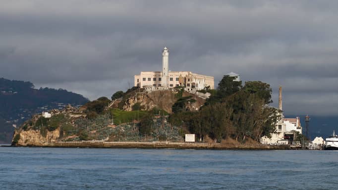 عودة "ألكاتراز".. ترامب يطلب إعادة فتح أشهر سجن في العالم