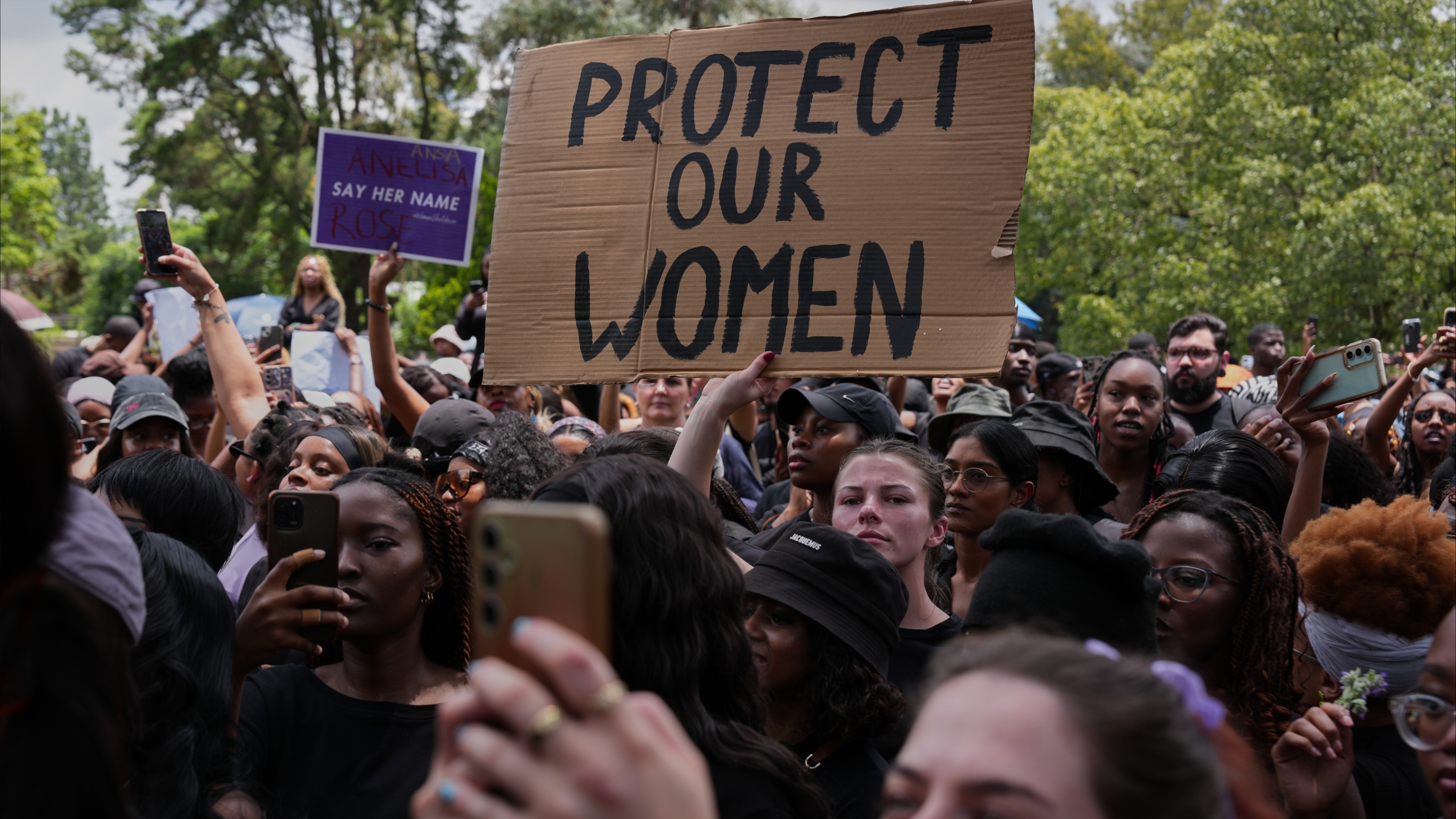 "المنزل لم يعد آمنا".. امرأة تقتل كل 10 دقائق والمنفذ قريب