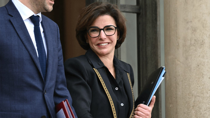 مغربية الأصل تهزّ بلدية باريس.. رشيدة داتي تتوعد الاشتراكيين