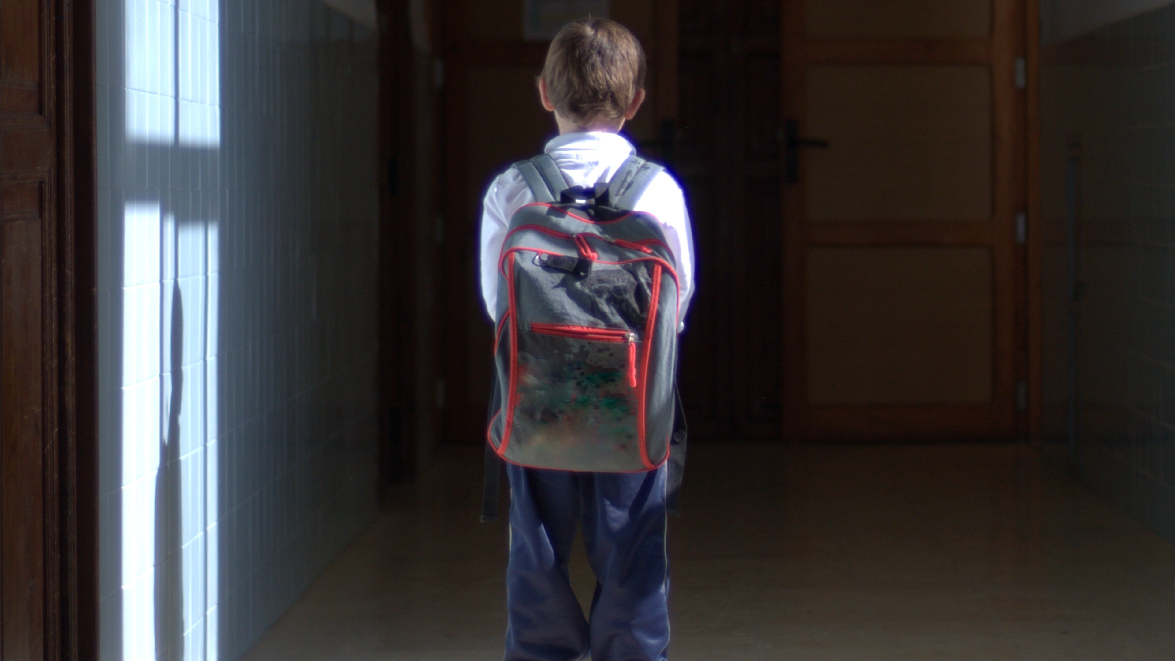 كيف يواجه "فراس" تكاليف العودة لمدارس تونس؟