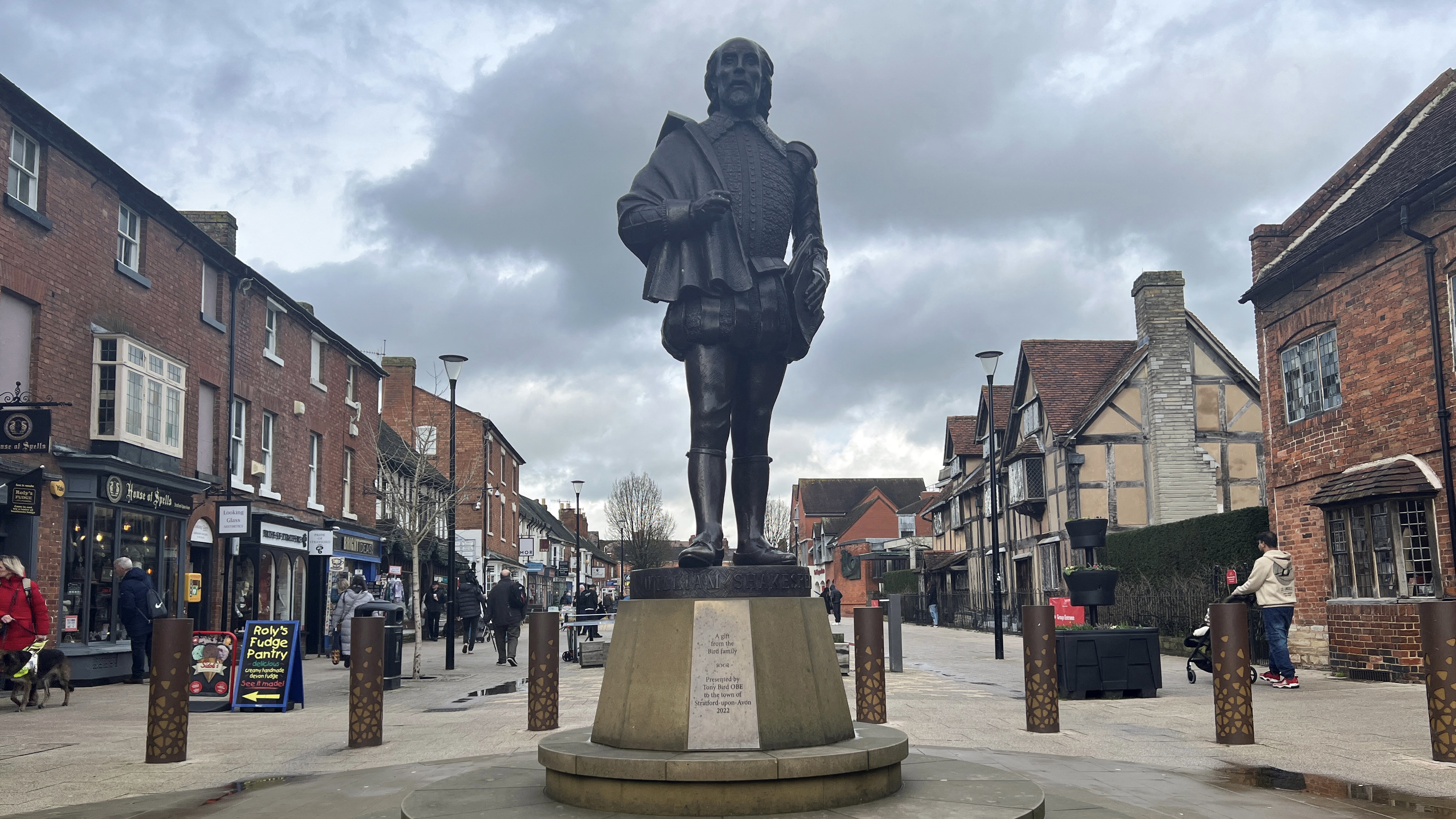 سحر "هامنت" يعيد الحياة لـ"شكسبير"