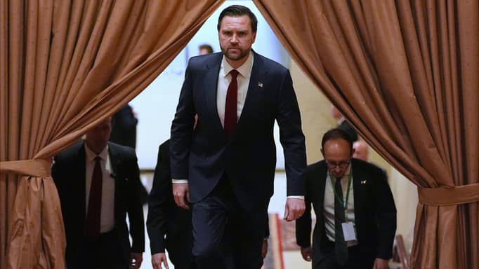 كواليس مفاوضات إسلام آباد.. صراخ وشاي وهواتف ممنوعة