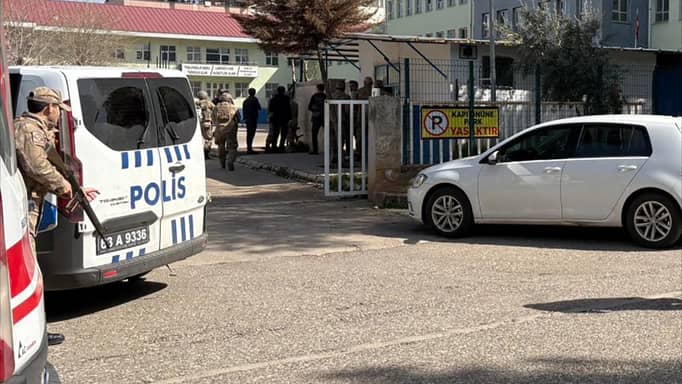 رعب في مدرسة تركية.. مراهق يطلق النار على الطلاب وينتحر