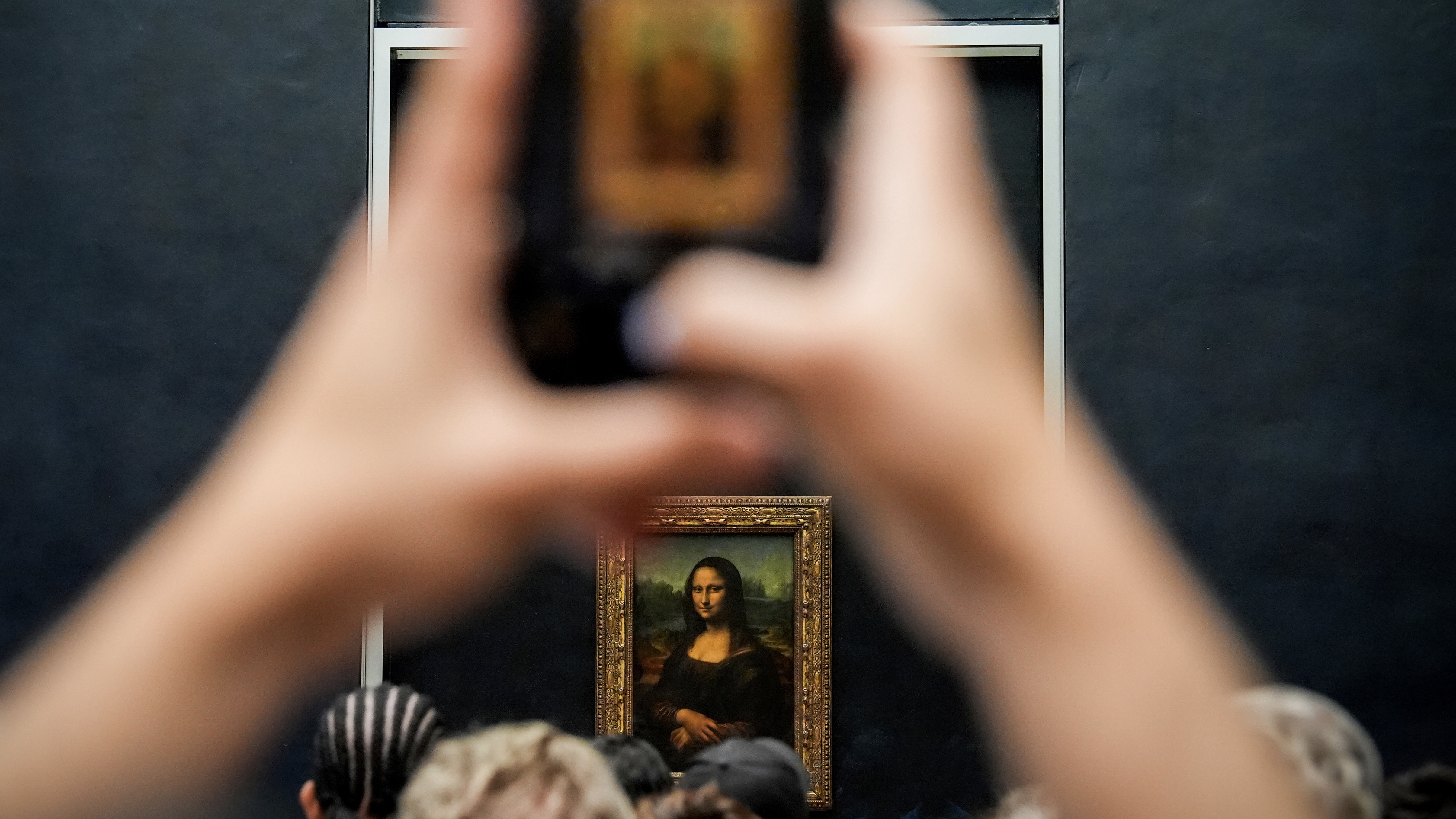 الجريمة تصبح إعلانا.. هل تتحول جواهر اللوفر إلى "موناليزا جديدة"؟