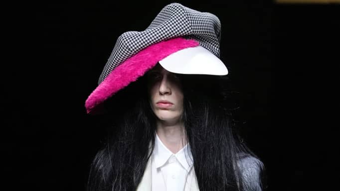 باريس تستعد لأسبوع موضة تاريخي مع صعود نجوم التصميم الجدد