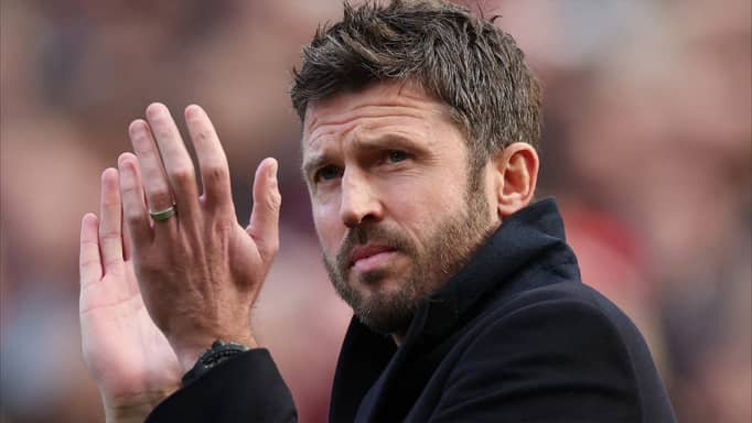 نجوم مانشستر يونايتد يعرفون المدرب الجديد