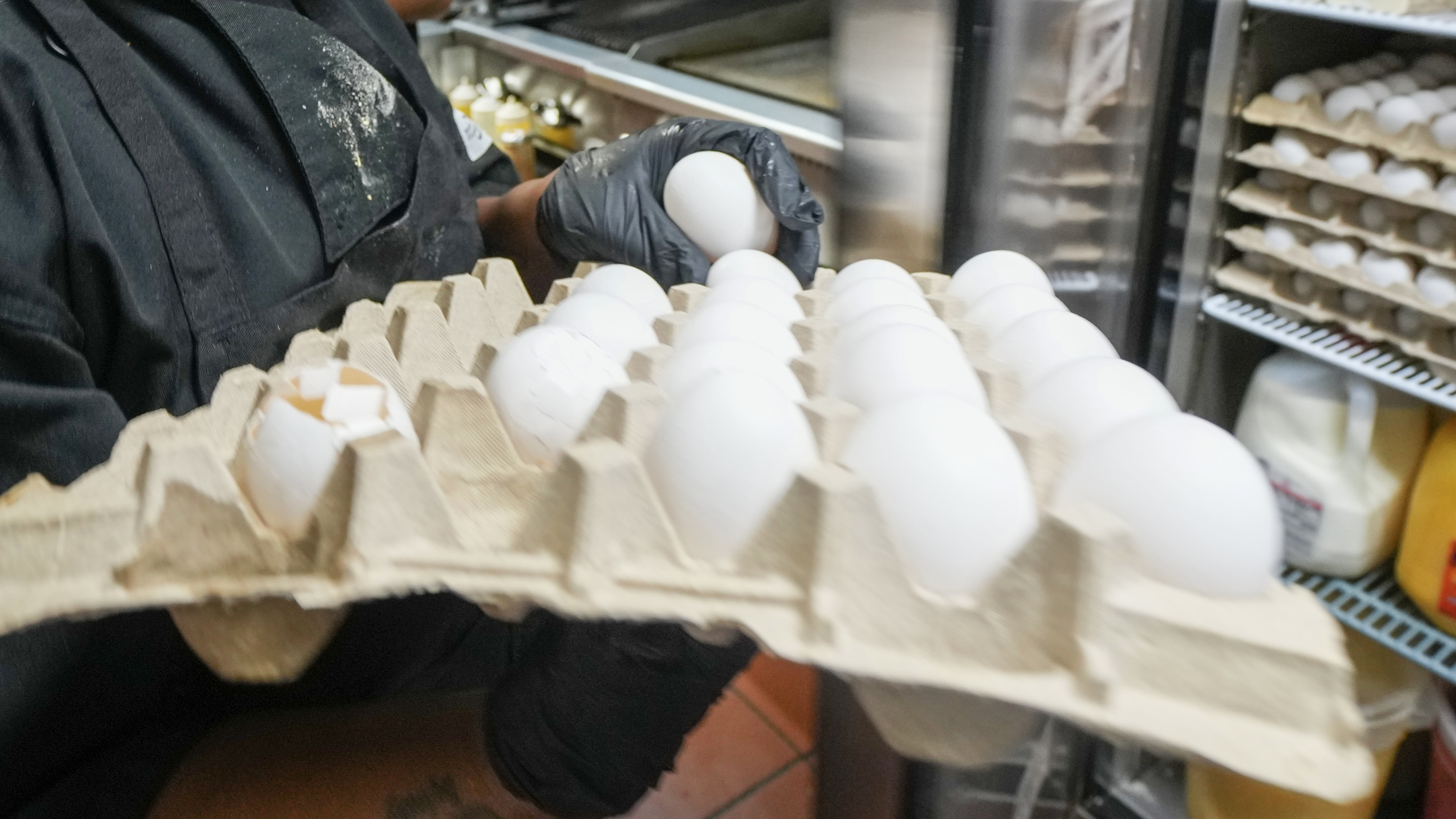 إفطار "غني بالسعرات" يحمي مرضى القلب من الاكتئاب