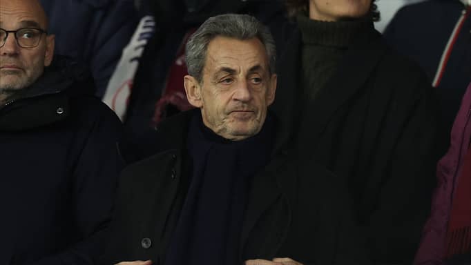 تقييد بسوار.. حكم "تاريخي" على ساركوزي في قضية التنصت