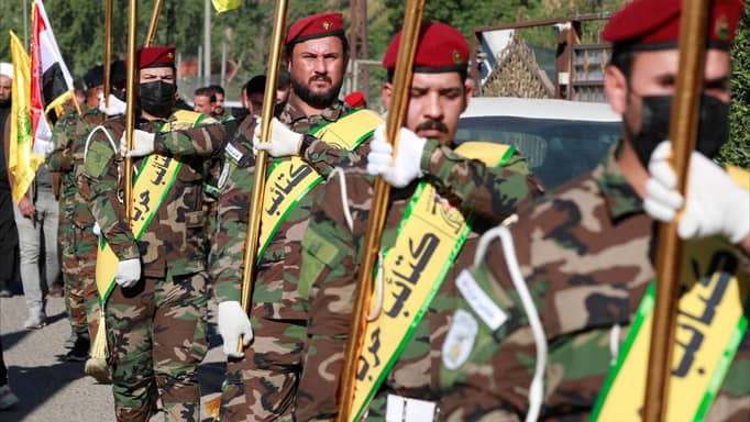 كتائب حزب الله تعلق عملياتها ضد القوات الأميركية.. والبنتاغون يرد