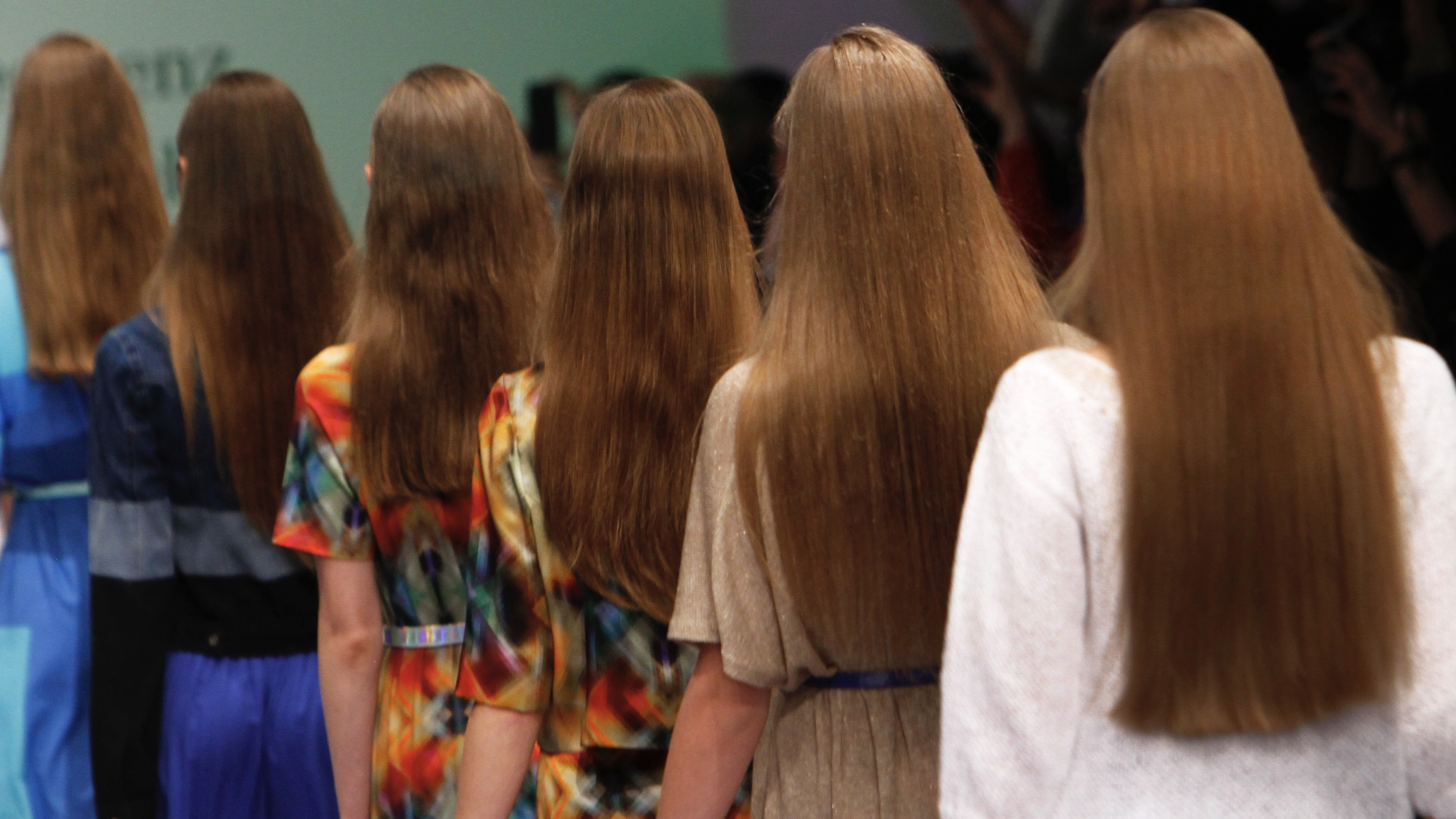 أفضل 10 زيوت لتطويل الشعر