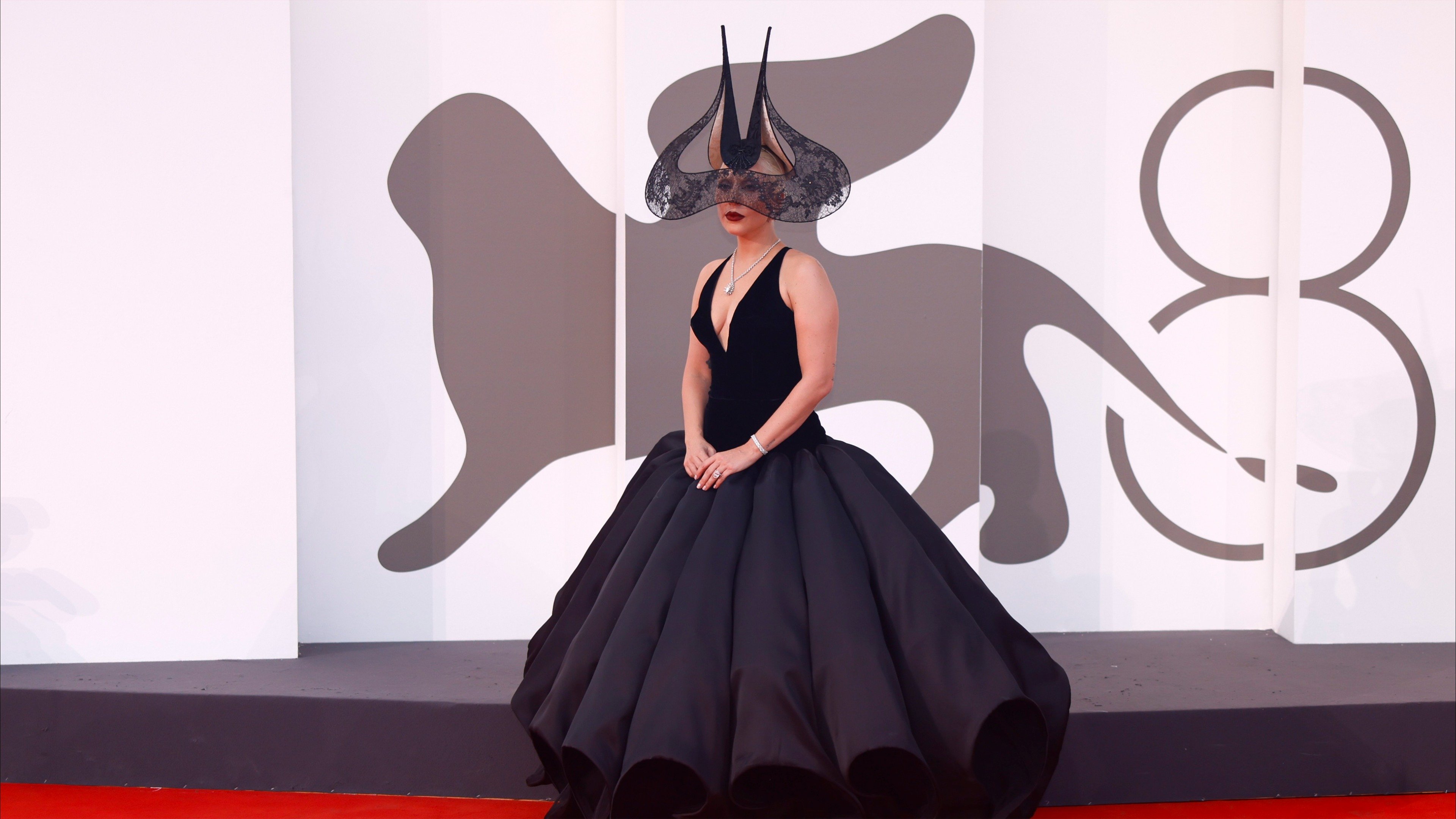 ليدي غاغا "تنسى" الغناء من أجل "جوكر"